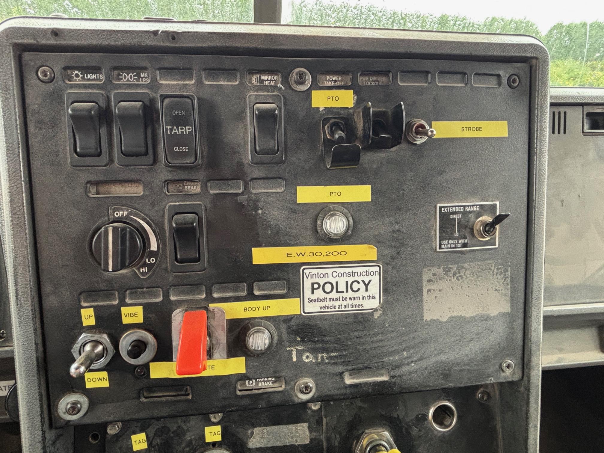 1995 MACK CL713 - Image 17